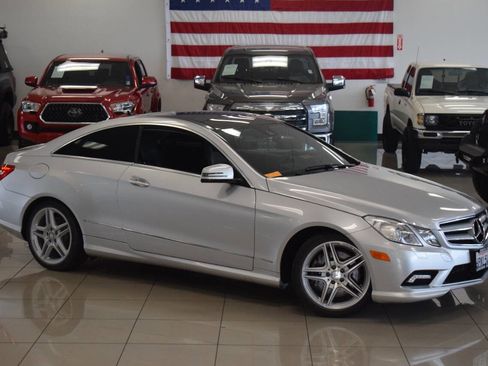 Used 2011 Mercedes-Benz E 550 Coupe image 2