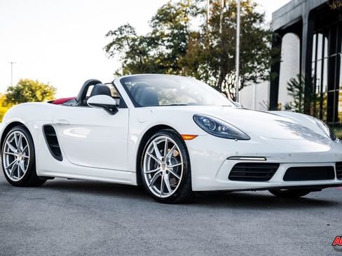 Used 2017 Porsche 718 Boxster image 7