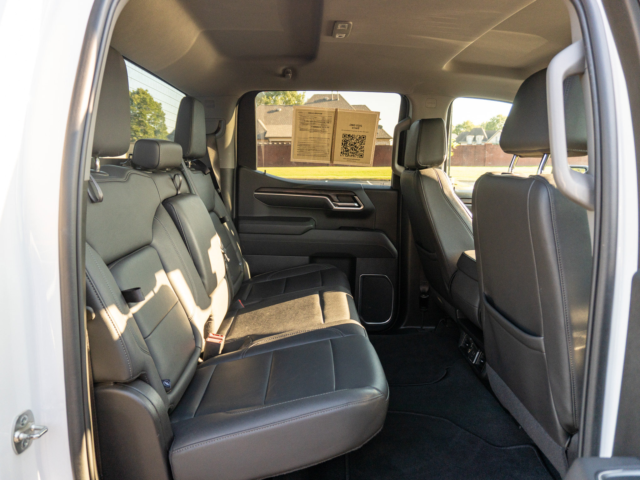 Used 2025 GMC Sierra 1500 SLT AWD/4WD image 17