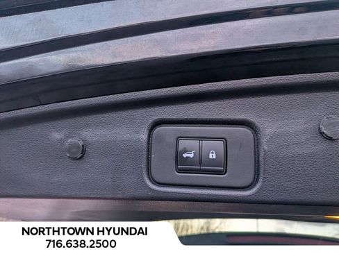 Used 2025 Nissan Pathfinder SV image 36
