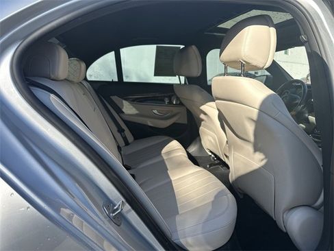 Used 2017 Mercedes-Benz E 300 image 21