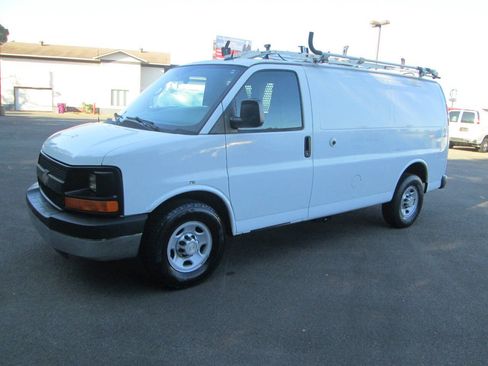 Used 2014 Chevrolet Express 2500 image 2