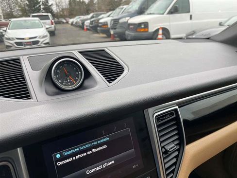 Used 2018 Porsche Macan S image 18