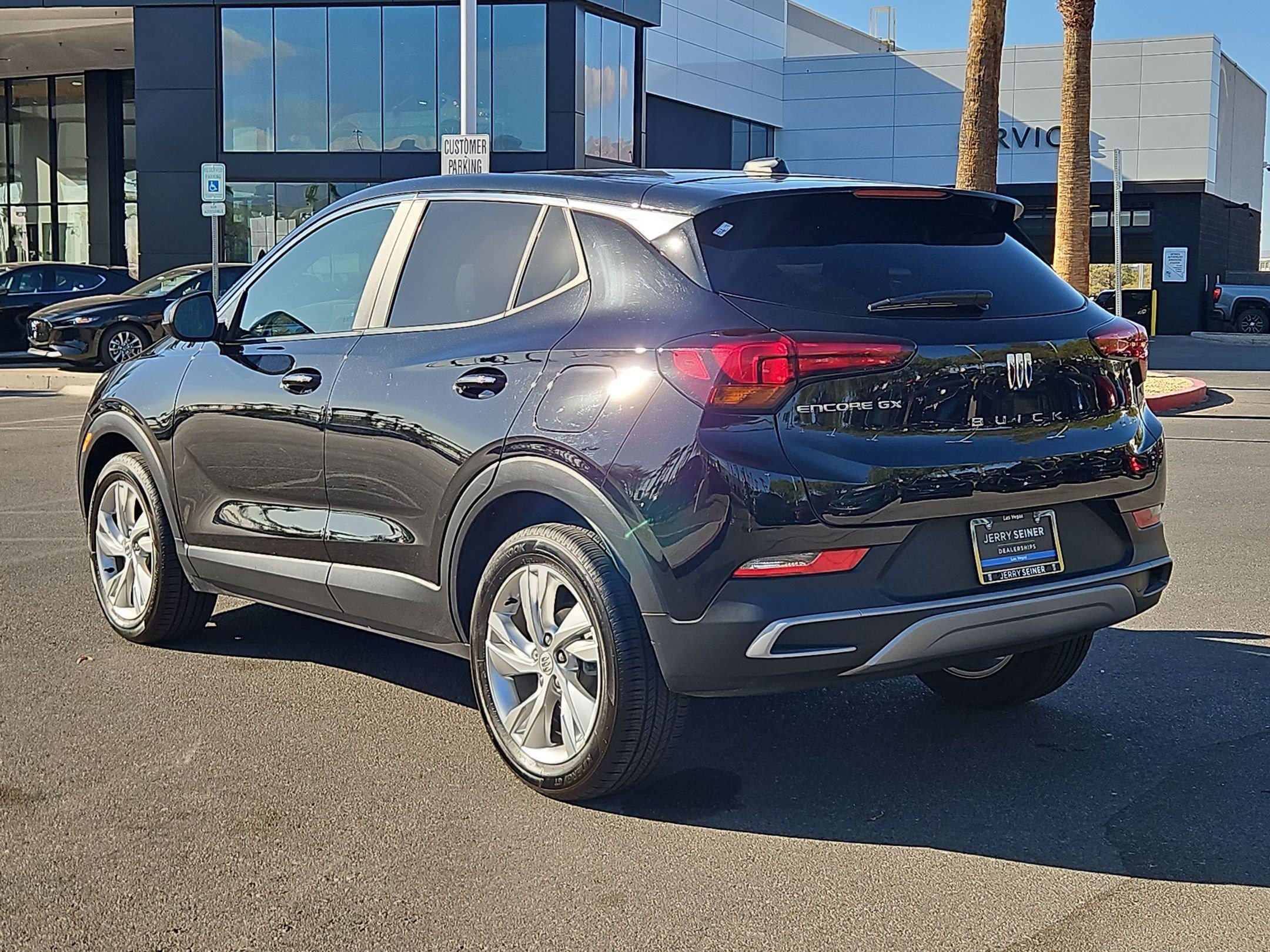 Certified 2024 Buick Encore GX Preferred FWD image 3