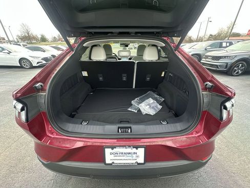 Used 2025 Ford Mustang Mach-E Premium image 24