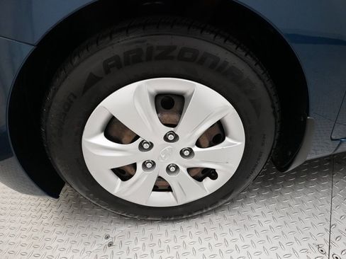 Used 2016 Hyundai Elantra SE image 25