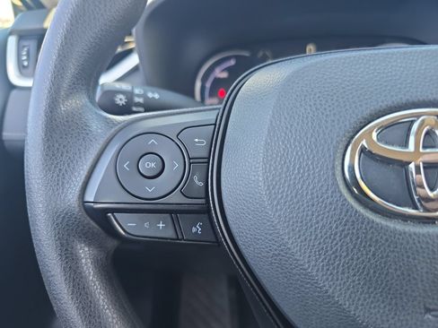 Certified 2025 Toyota RAV4 XLE AWD/4WD image 21
