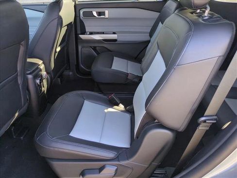 Used 2023 Ford Explorer XLT w/ Equipment Group 202A image 18
