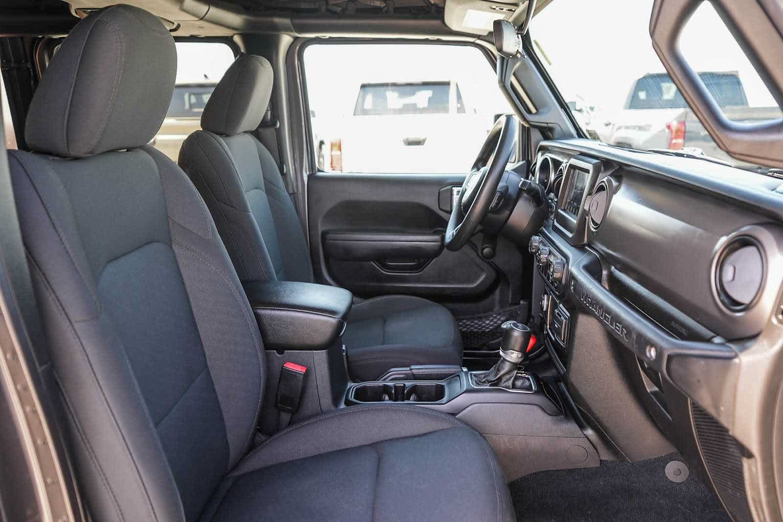Used 2022 Jeep Wrangler Unlimited Sport AWD/4WD image 16
