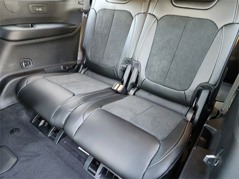 New 2025 Jeep Grand Cherokee L Altitude image 22