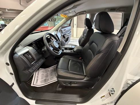 Used 2023 Nissan Pathfinder SL AWD/4WD image 58