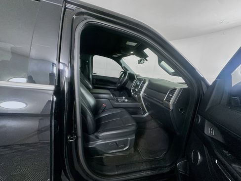 Used 2020 Ford Expedition XLT w/ Equipment Group 202A image 34