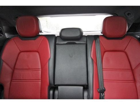 Used 2024 Porsche Cayenne Coupe AWD/4WD image 12