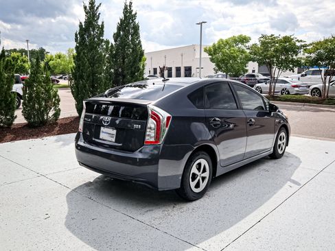 Used 2012 Toyota Prius Four w/ Deluxe Solar Roof Pkg FWD image 11