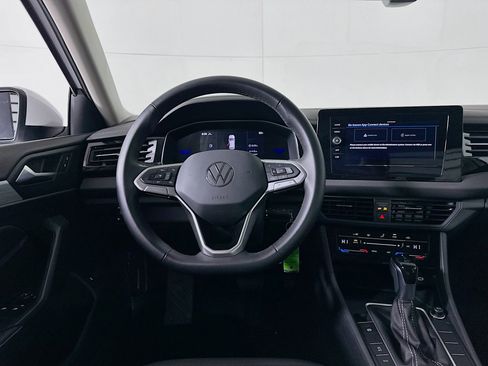 Used 2025 Volkswagen Jetta S image 17