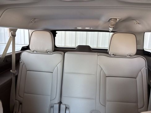 Used 2023 GMC Yukon XL Denali w/ Advanced Technology Package image 31