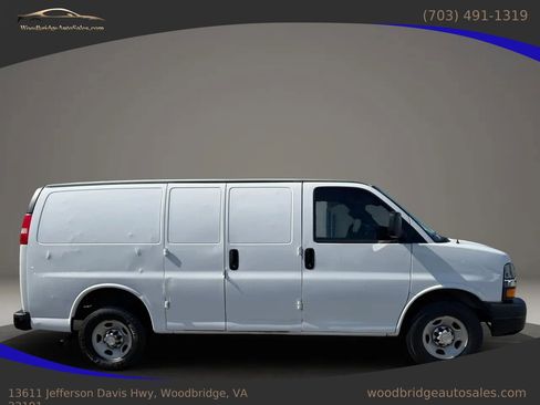 Used 2019 Chevrolet Express 2500 w/ Communications Package RWD image 2