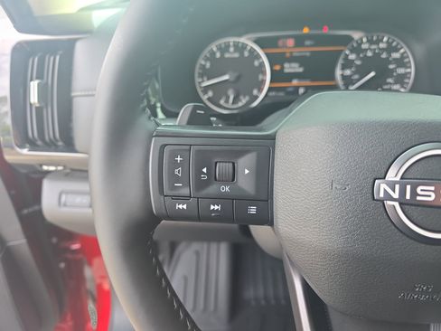 Used 2026 Nissan Pathfinder SV AWD/4WD image 17