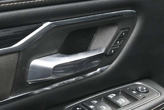Used 2024 RAM 1500 Laramie AWD/4WD image 17