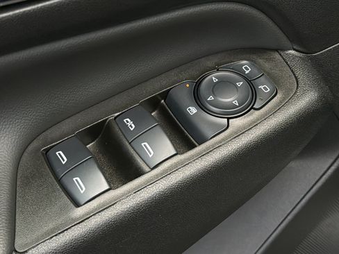 Used 2024 Chevrolet Equinox LT AWD/4WD image 23