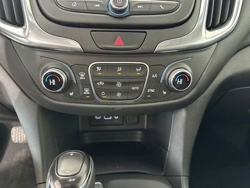 Used 2021 Chevrolet Equinox LT image 23