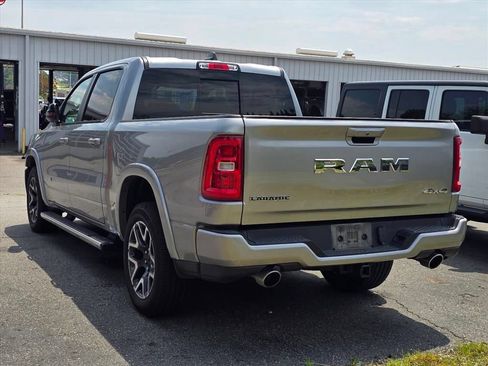 Used 2025 RAM 1500 Laramie w/ Sport Appearance Package AWD/4WD image 10