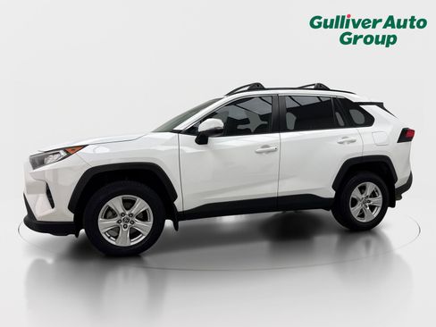 Used 2021 Toyota RAV4 XLE FWD image 2