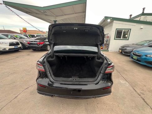 Used 2023 Nissan Maxima SR w/ Sport Mat Group FWD image 6
