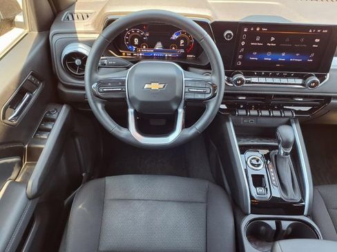 Used 2024 Chevrolet Colorado LT w/ LT Convenience Package II AWD/4WD image 6