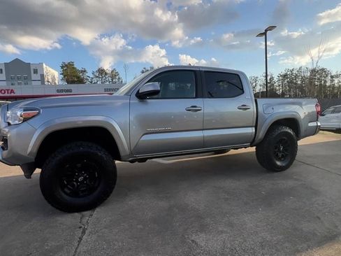 Used 2021 Toyota Tacoma SR5 image 3