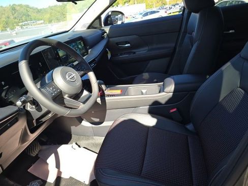 New 2026 Nissan Kicks SR w/ Cold Weather Package AWD/4WD image 4