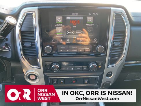 Used 2021 Nissan Titan SV w/ SV Convenience Package image 26