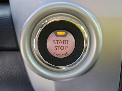 Used 2020 Nissan Titan SV w/ SV Convenience Package image 34