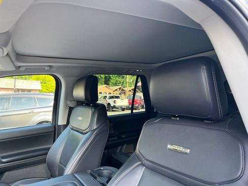 Used 2025 Ford Expedition Platinum AWD/4WD image 12
