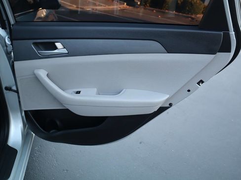 Used 2017 Hyundai Sonata SE image 32