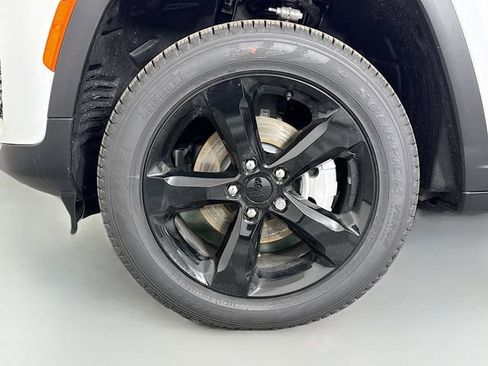 New 2025 Jeep Grand Cherokee Limited w/ Black Appearance Package image 31