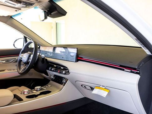 New 2026 Genesis GV70 2.5T Advanced AWD/4WD image 28