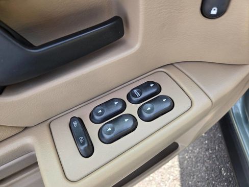 Used 2005 Ford Taurus SE image 14