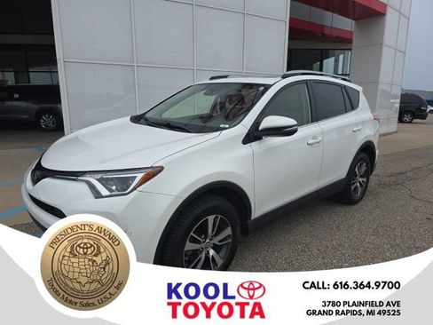 Certified 2018 Toyota RAV4 XLE AWD/4WD image 1
