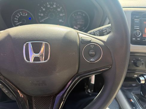 Used 2017 Honda HR-V LX image 18