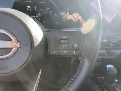 Used 2025 Nissan Kicks SR AWD/4WD image 21