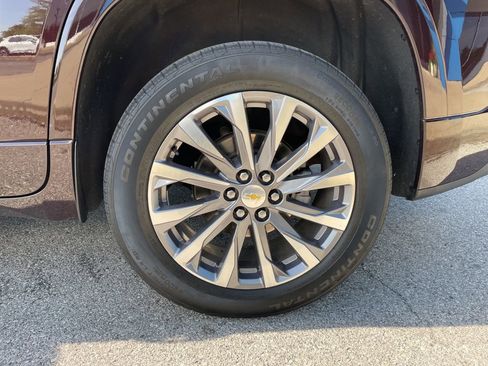 Used 2023 Chevrolet Traverse Premier AWD/4WD image 58