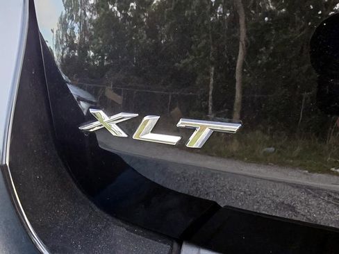 Used 2024 Ford Explorer XLT w/ Equipment Group 202A image 7