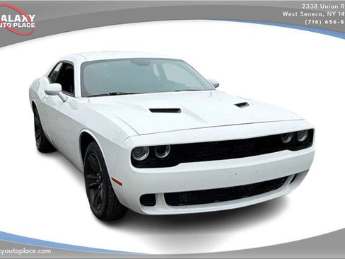 Used 2016 Dodge Challenger SXT w/ Sound Group RWD image 3