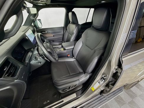 Used 2024 Lexus GX 550 AWD/4WD image 22