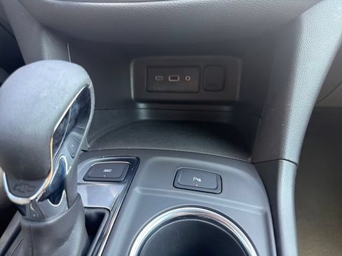 Used 2024 Chevrolet Equinox LT AWD/4WD image 21