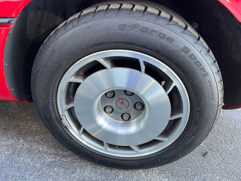 Used 1987 Chevrolet Corvette Convertible image 22