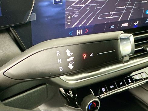 New 2026 Chevrolet Equinox EV LT image 17