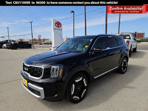 Used 2024 Kia Telluride EX w/ EX Captain's Chair Package image 1