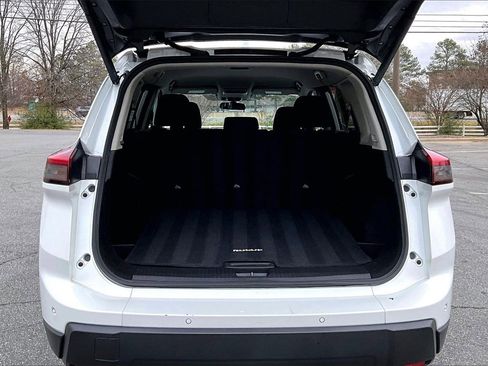 Used 2024 Nissan Rogue SV image 23